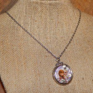 <3   Disney Frozen Necklace w/Floating Gems <3